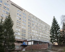 На территорию больницы, где планируют лечить Тимошенко, прибыла медкомиссия