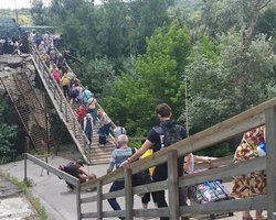 В Станице Луганской запустили электромобиль для перевозки людей