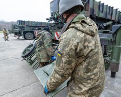 Из-за войны в Иране Украина может столкнуться с нехваткой "ценнейшего оружия" для отражения атак РФ, — Bloomberg