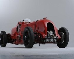 Bentley 1929 года стал самым дорогим аукционным автомобилем в Британии