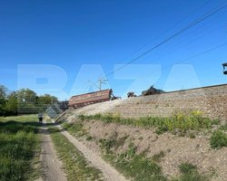 Взрыв в Крыму: вблизи Бахчисарая в результате подрыва железной дороги перекинулись 5 вагонов (фото)