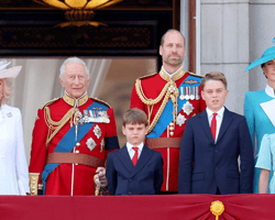 Что королевская семья скрывает за выходами на балкон Букингемского дворца (фото)