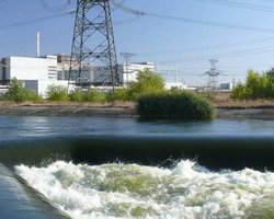 Упал до "мертвой" точки: уровень воды в Каховском водохранилище достиг 12,5 м (видео)