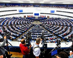 В Европарламенте поддержали Зеленского в конфликте с КСУ по поводу декларирования