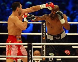 Владимир Кличко нокаутировал Томпсона