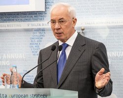 Азаров рассказал, когда Украина обеспечит себя газом