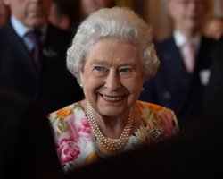 Королева Великобритании поздравила Зеленского с инаугурацией