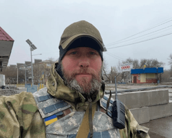 Известный актер-воин показал своего 4-месячного сына (фото)