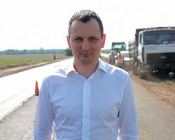 Координатор "Большой Стройки" Юрий Голик показал реконструкцию столичной школы