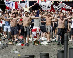 Английские болельщики боятся спровоцировать местных жителей на ЧМ по футболу в России и не раскупают билеты