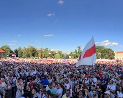 Лукашенко сказал о начале "агрессии" против страны и призвал сограждан "не высовываться"