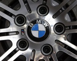BMW получила рекордную прибыль после высоких продаж в Азии 