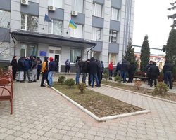 "Евробляхеры" в Ровно заблокировали таможню