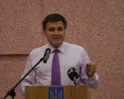 Выборы в Харькове. Аваков сократил отрыв от Кернеса