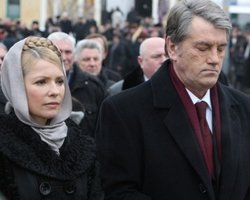 Ющенко - своим депутатам: единственный наш враг -  Тимошенко