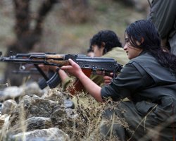 Начали наземную операцию и занимают боевые позиции: курды из Ирака прорвали иранскую границу