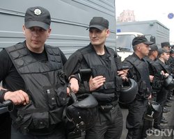 Журналисты пожаловались Пшонке и Могилеву на "Беркут" и "Грифон"