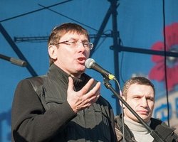 Луценко не пойдет в мэры, а поможет диалогу Порошенко и Тимошенко