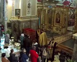 У Тернополі люди продовжували службу в церкві попри масовану атаку (відео)