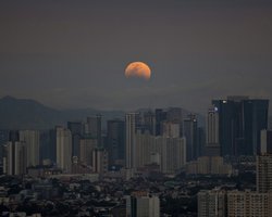 Такого не побачиш ще 2 роки: повне місячне затемнення 2026, з'явилися фотографії (фото)