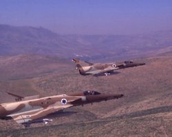 На репетиции парада в Шри-Ланке столкнулись истребители