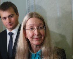 Супрун советует дезинфицировать смартфоны