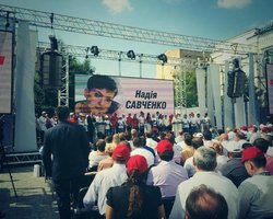 Тимошенко уступила летчице Савченко первое место в списке (дополнено)