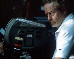 Ридли Скотт отложил работу над новым фильмом из-за самоубийства брата