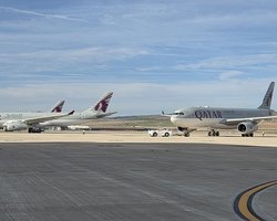 Притулок для літаків: сусіди Ірану терміново переправляють свої лайнери на таємну базу в Європі