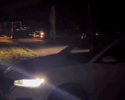 У Києві батьки футболістів оригінально вирішили проблему блекауту (відео)