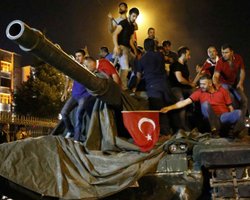 В Турции арестованы еще 99 человек по подозрению в участии в перевороте