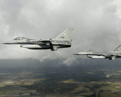 Были ли целями массированного обстрела ВС РФ самолеты F-16: в Воздушных силах ответили (видео)