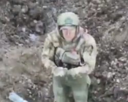 Умолял, чтобы не убивали: появилось полное видео, как дрон ВСУ под Бахмутом взял оккупанта в плен