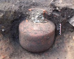 Археологи виявили 1800-річний величезний скарб римських монет: сховали не просто так (фото)