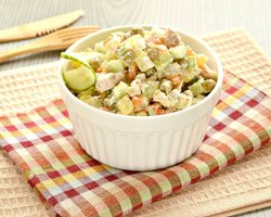 "67 украинцев задержали за "Оливье" на столе": россияне запустили фейк на новогодние праздники