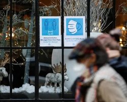 В Великобритании обнаружили уже третий случай заражения штаммом Омикрон