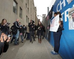 Сенатор США назвал фото убитого бен Ладена "отвратительными"