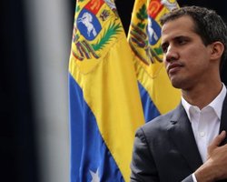 Действующие власти Венесуэлы лишили Гуайдо парламентской неприкосновенности