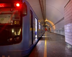 Созданное не только для движения: тайная функция метро, о которой вспоминают в кризисные времена (видео)