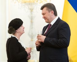 Янукович пообщался с матерью убитого журналиста Георгия Гонгадзе 