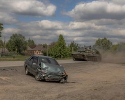 "Живой щит": в оккупированной части Волчанска россияне создали фильтрационные лагеря, — ОВА