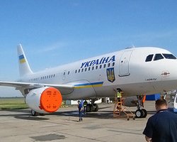 Газета Ахметова не нашла в самолете Януковича ни позолоты, ни мрамора