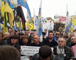 Силовики попытались штурмовать активистов у здания Рады