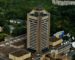 Официальные дебаты Зеленского и Порошенко могут пройти только в студии Общественного, – ЦИК