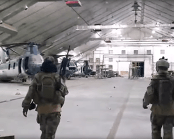 Самолеты и вертолеты: Талибан заполучил еще пул американской техники после вывода войск (видео)