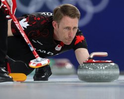 Ледь не влаштували бійку: на Олімпіаді матч із керлінгу обернувся нецензурним скандалом (відео)