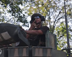 ВСУ с боями зашли в Работино и эвакуировали граждан на БМП Bradley, — Минобороны (фото)