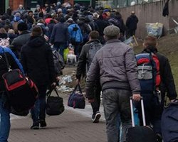 Скільки чоловіків виїхало з України через війну: демограф озвучив статистику