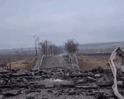 ВС РФ уничтожили ракетой жизненно важный мост в Бахмуте, — полиция Донетчины (фото, видео)