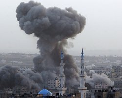 Израиль после ракетного обстрела нанес ответный удар по сектору Газа